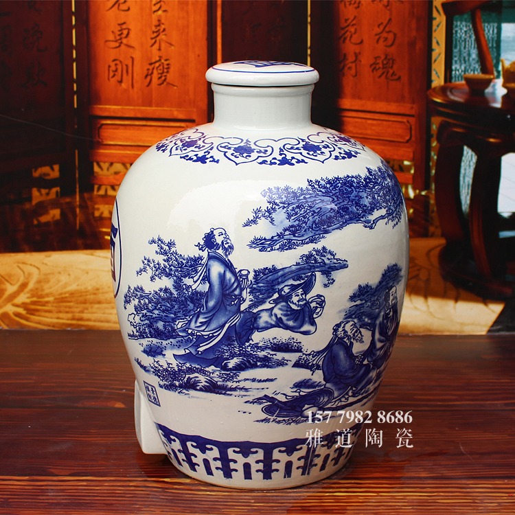 青花陶瓷酒壇-八仙側面