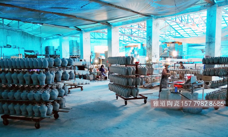 景德鎮專業定做定制陶瓷酒壇生產廠家