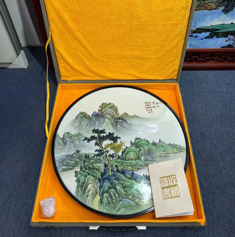 景德鎮手繪陶瓷圓形瓷板畫山水